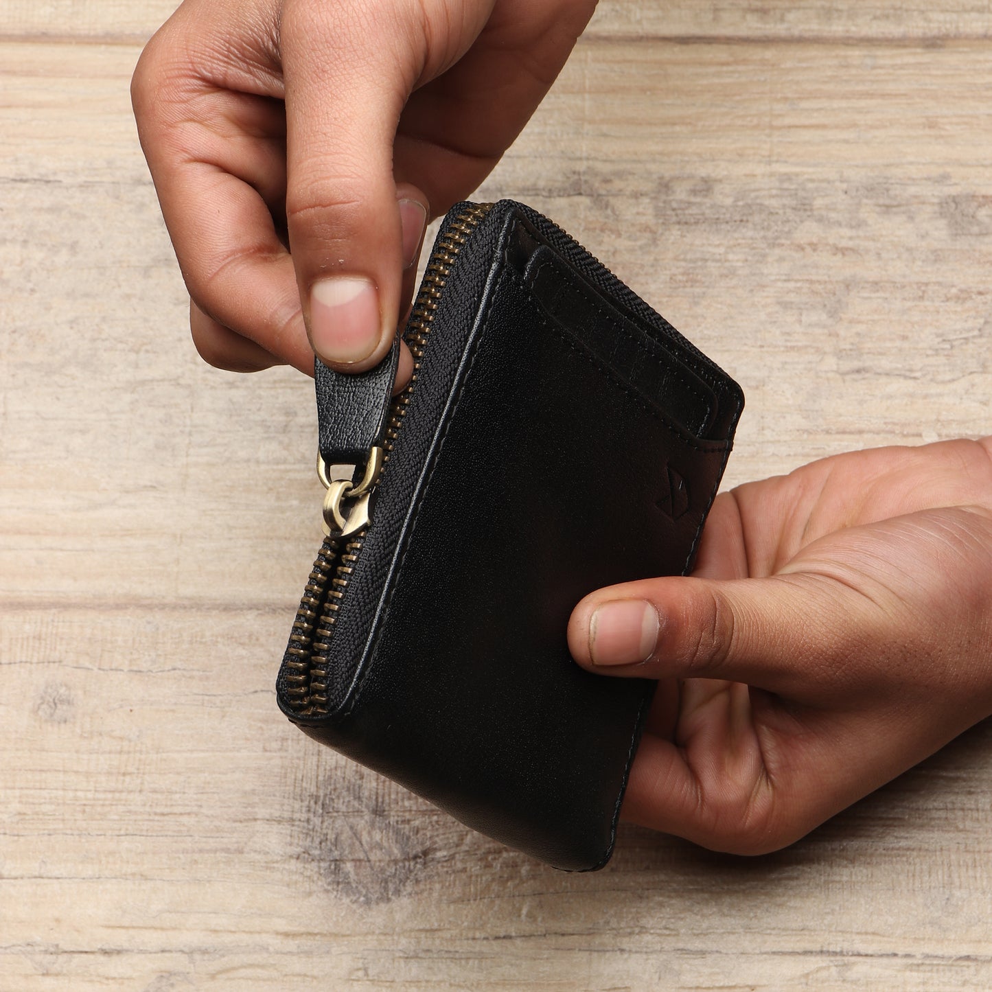 Bifold Zipper Wallet with Detachable Card Case